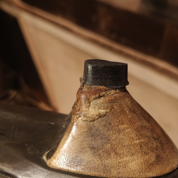 Vintage Italian Pointy Toed Leather Boots - Picture 10 of 12